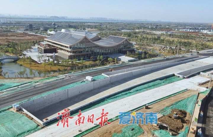 济南黄河大道二期鹊华东路半定向地下匝道主体展现新貌