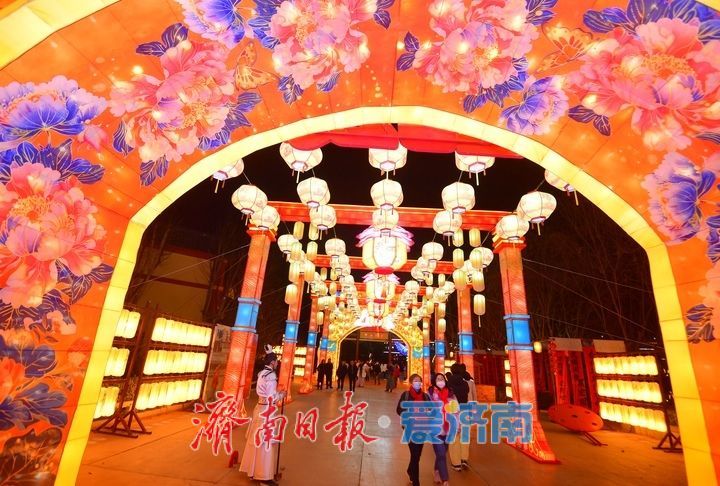 “泉”在济南过大年｜赏方特新春灯会 感受国风浪漫