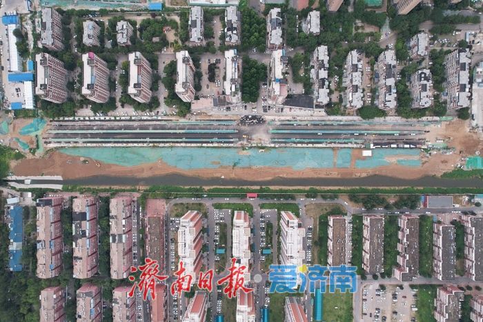 项目强省会｜腊山河西路南延段沥青铺设完成