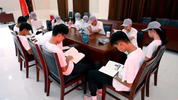 “爱我国防”军事体验活动第二期首日纪实：迷彩青春正启航