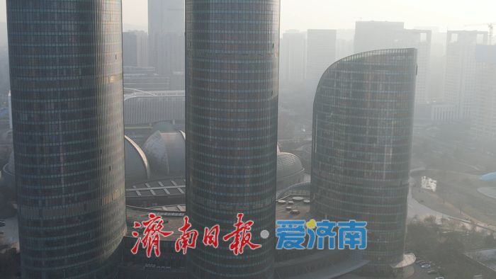 一年四季 泉在济南丨雾笼泉城宛如画卷