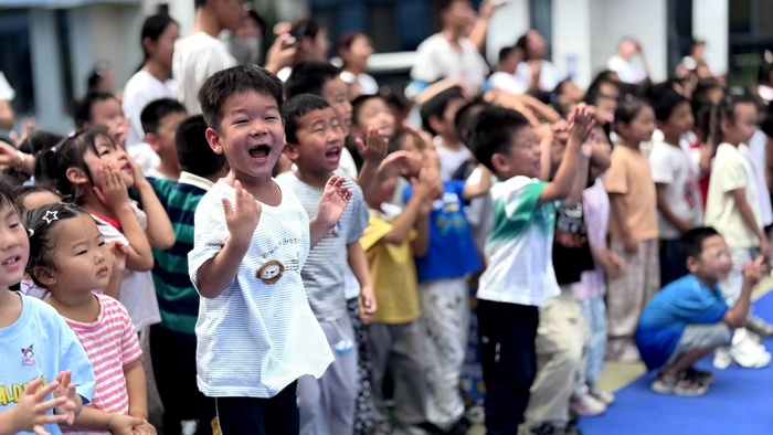 “科普无人机”飞入槐荫区洲阳幼儿园