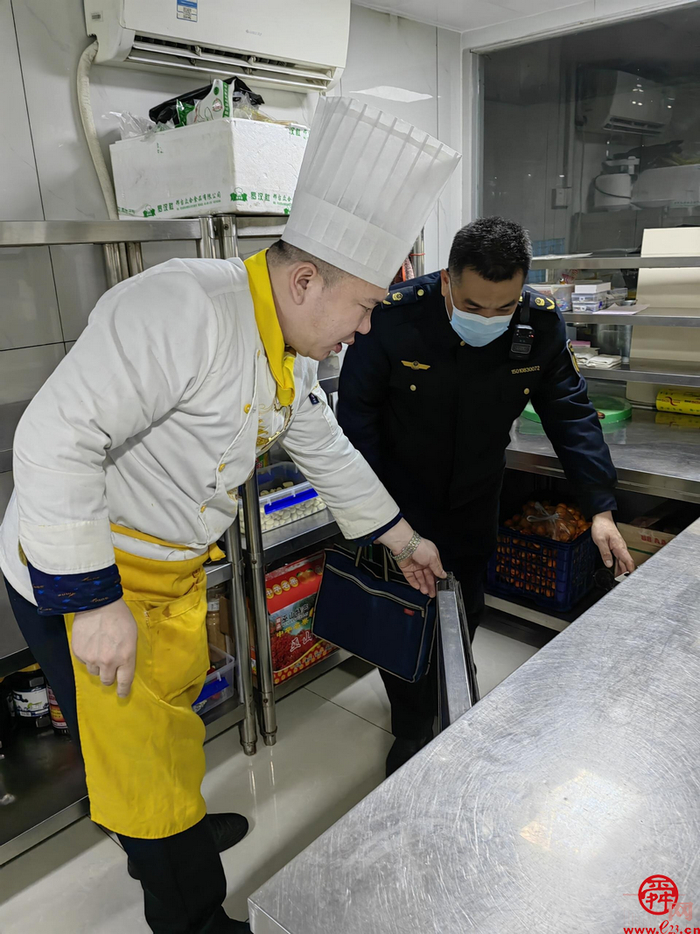 网络中国节·春节｜全力守护“泉”在济南过大年市场秩序