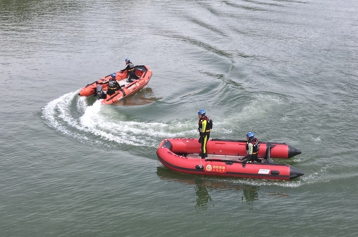 济南消防开展水域救援演练