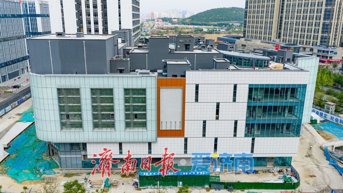 万融广场（腊山店）内外装修全面铺开，西城商业地标雏形渐显