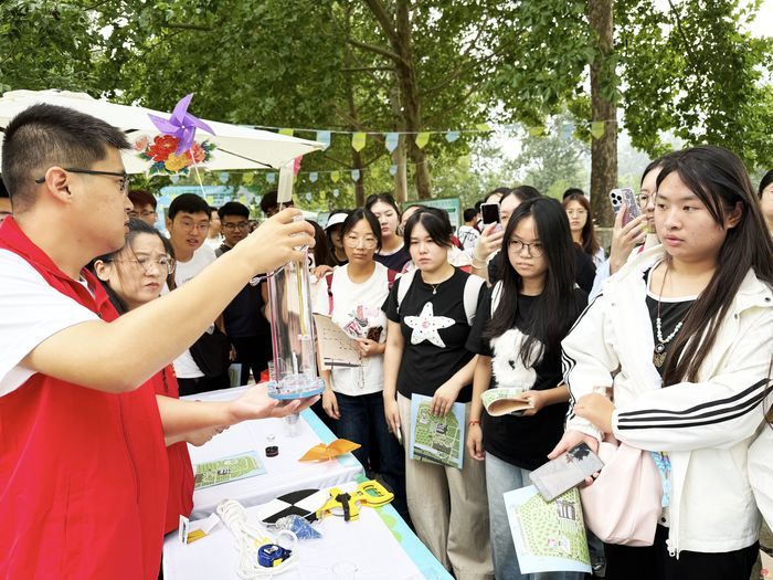 20万㎡科研地漫游！2025济南园林科普开放日首日反响热烈