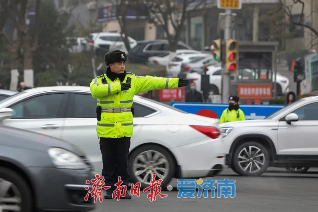 累计出动警力1.4万人次，济南交警圆满完成春节假期交通安保工作