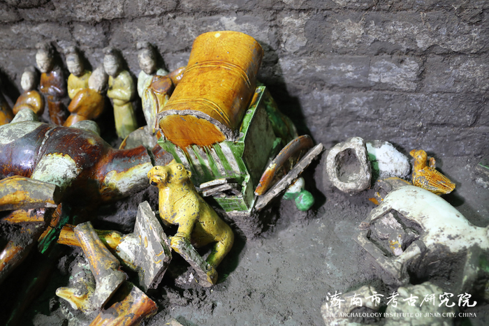 54件唐三彩修复完成，出土于济南樊家遗址唐代朱满墓，创山东文物修复史上一次性修复三彩器数量之最