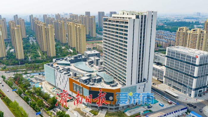 万融广场（腊山店）内外装修全面铺开，西城商业地标雏形渐显