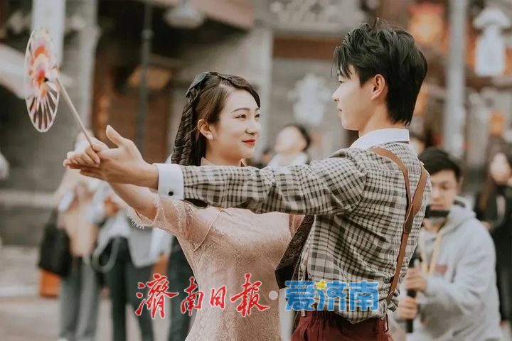 “五一”假期济南30家景区共接待游客393.27万人次，实现营业收入1.30亿元