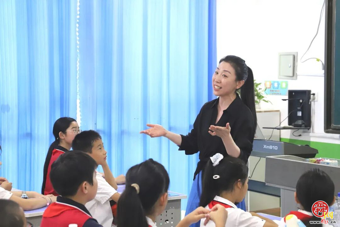 【和燕 手拉手】情牵黄河两岸 共育时代少年 ——济南市历下区燕山小学教育集团开展跨区域党团队共建活动