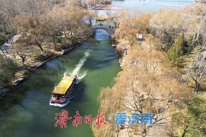 济南大明湖冬日风景美如画