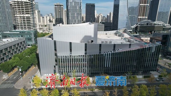 项目强省会｜济南CBD华润艺术剧院外立面施工进入收尾阶段