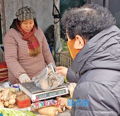 民族大街市场：老牌“网红”热度依旧