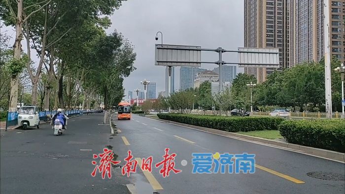 手机“打公交”，解锁出行新体验！济南网约公交“小橙子”上路