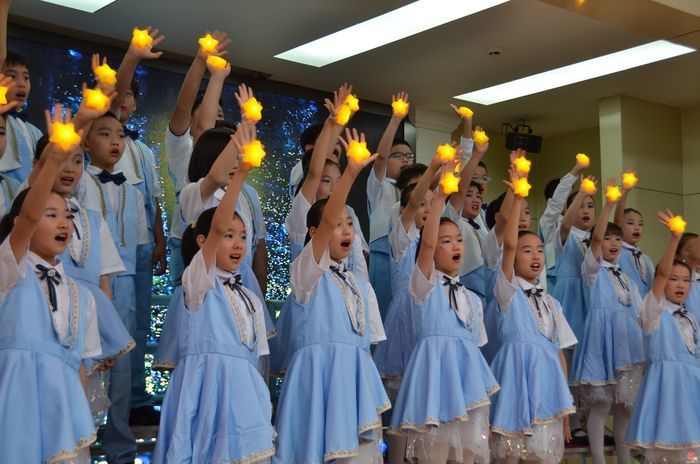 最美舞台，以美育人——济南市历下区龙奥学校2026年班级文化艺术节圆满举行
