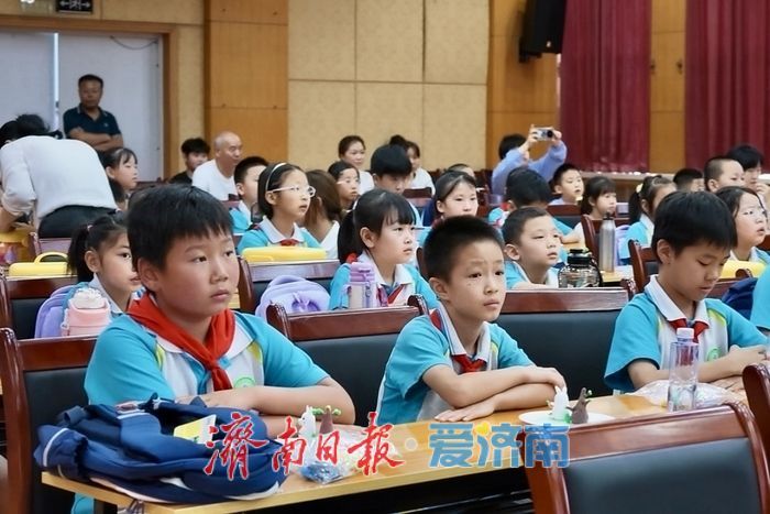  “七彩课堂”点亮暑期“爱伴童心”筑梦成长 我市举办外来务工人员子女暑期关爱活动