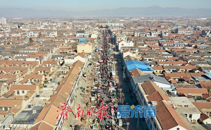 赶大集 品年味 感受人间“烟火气”