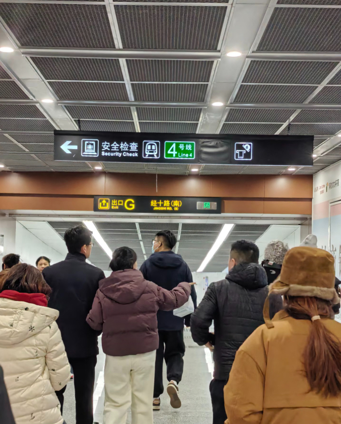 济南地铁4号线体验“逛吃走廊”，唐冶中央公园要打造地铁夜市