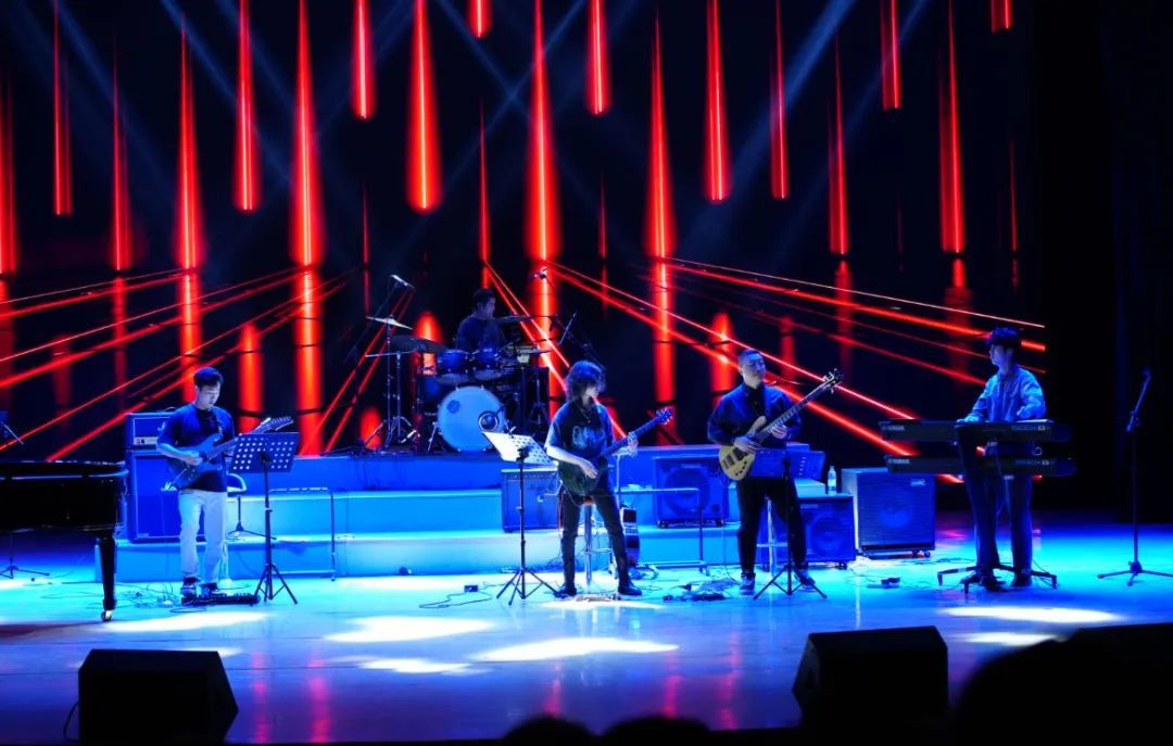 “泉”在济南过暑假 