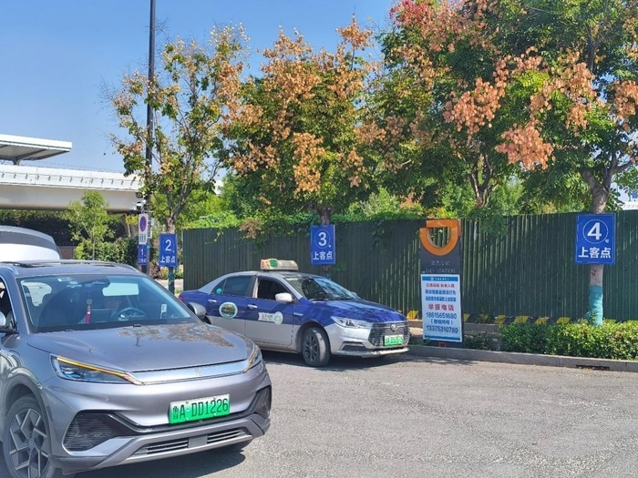 济南东站夜间交通新变化：增设5处网约车上客点，候车排队空间增至763米