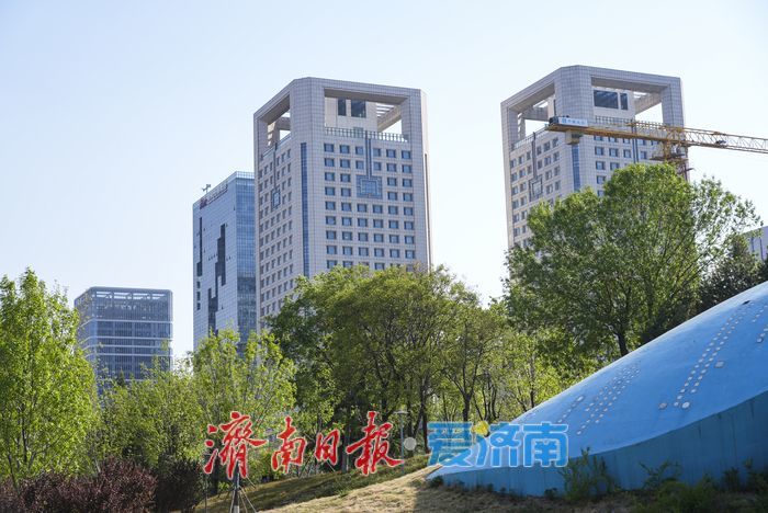晴好天气催热户外活动，腊山河公园活力满满