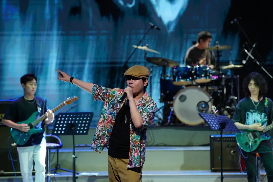 “泉”在济南过暑假 