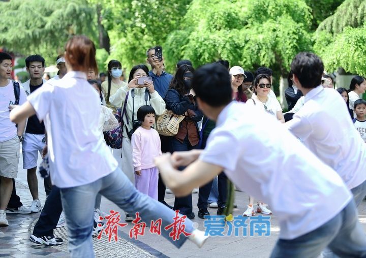 活力四射动感无限，“青春快闪”助力“五一”假期泉水游