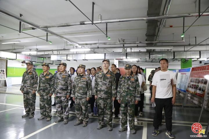 国防动员教育进校园丨济南向全市中小学校发放《国防动员知识》读物