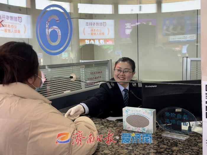 济南长途汽车总站元旦客流平稳 “健康直通车”齐鲁医院站点试运行