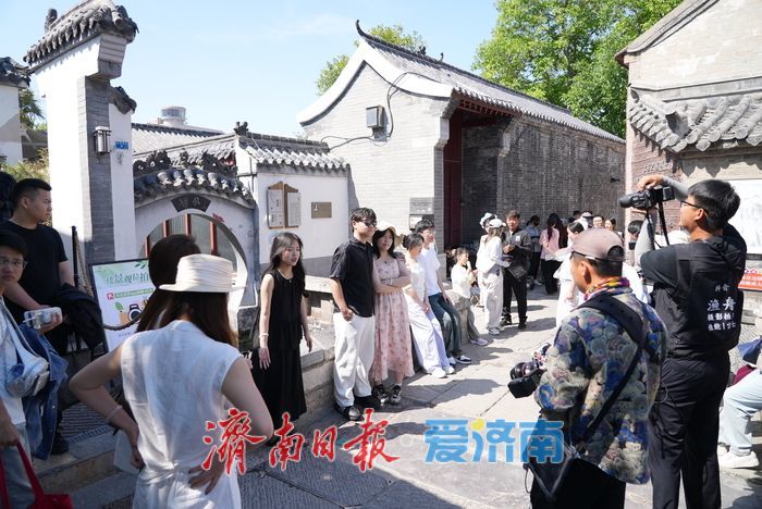 一年四季 泉在济南丨“沉浸式”体验受追捧！假期首日济南起风桥迎打卡热潮
