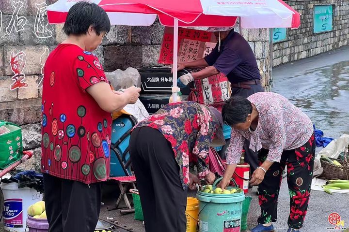 超绝山村！戏剧节、村BA、梆子腔、伏羊汤。官庄街道石匣村“攒”羊唱戏过半年咯！