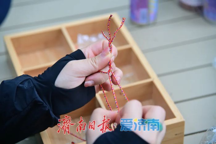 “龙潭纳福·泉享瑞阳”，在五龙潭解锁泉畔端午烟火与安康