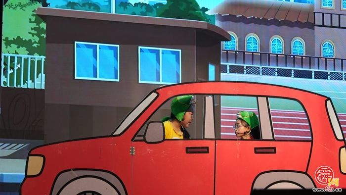 济南市市中少年原创舞台剧点亮“全国交通安全日”