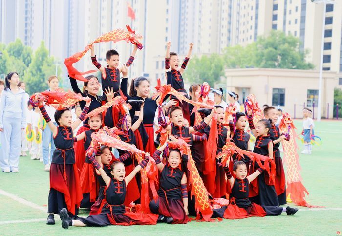 健康第一！市中区幼儿园体育嘉年华点亮幼儿多彩童年