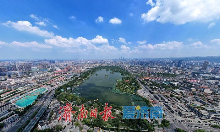 一年四季 泉在济南丨“棉花糖” 白云缀晴空 大明湖颜值爆表