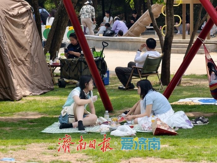 城市公园绿地开放共享 市民乐享家门口的“诗和远方”