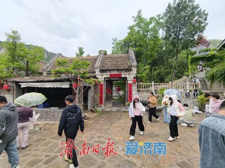 庭院经济火出圈 古村小院成五一“流量密码”