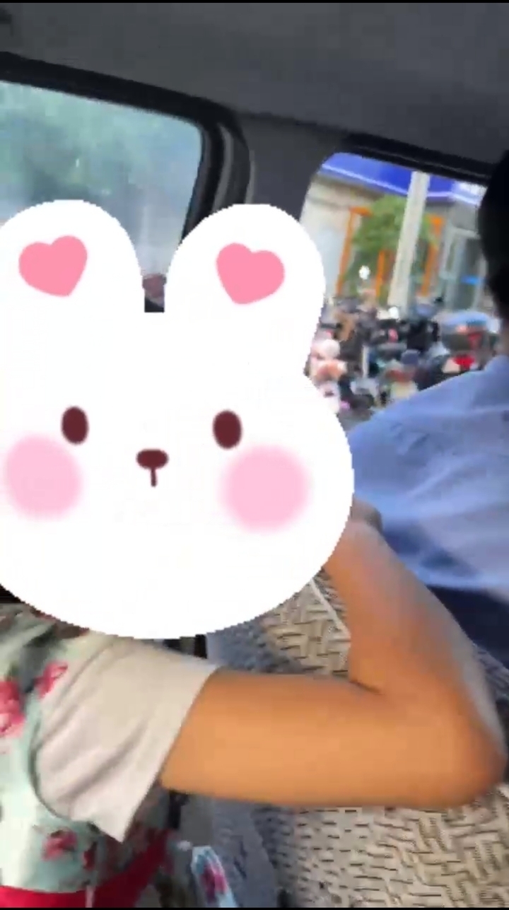 五岁女童济南街头骑扭扭车“自驾游”：从千佛山差点到了大明湖