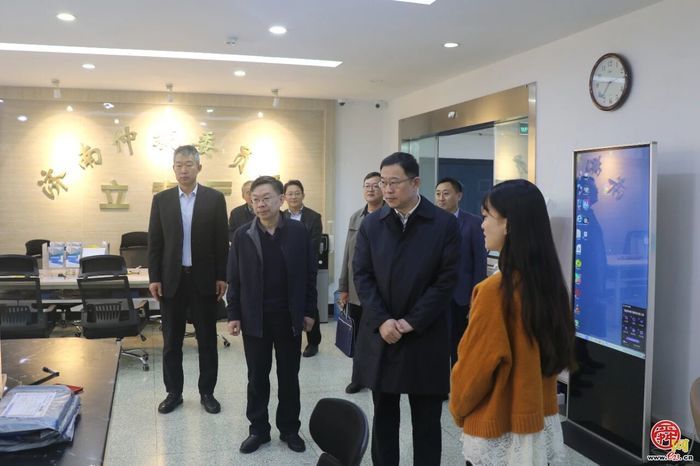 济南市国资委一行来济南仲裁办座谈交流