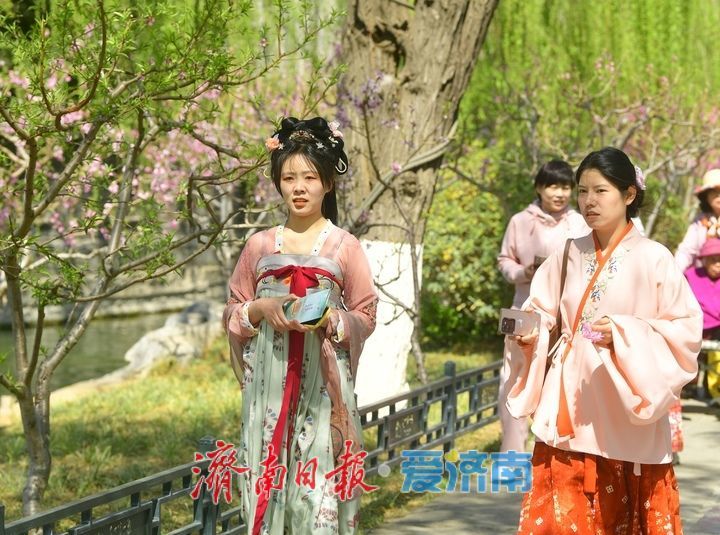 “一年四季·泉在济南”系列活动暨2025济南花朝节启动