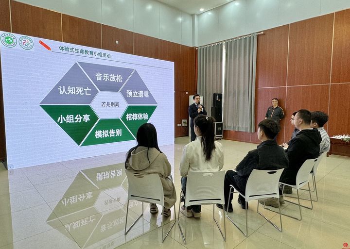 “殡仪馆开放日”社会各界代表走进济南市殡仪馆