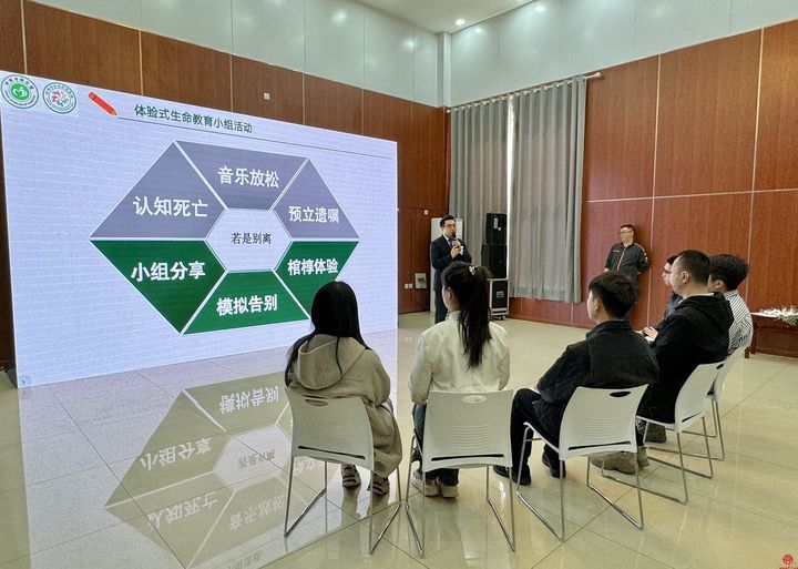 “殡仪馆开放日”社会各界代表走进济南市殡仪馆