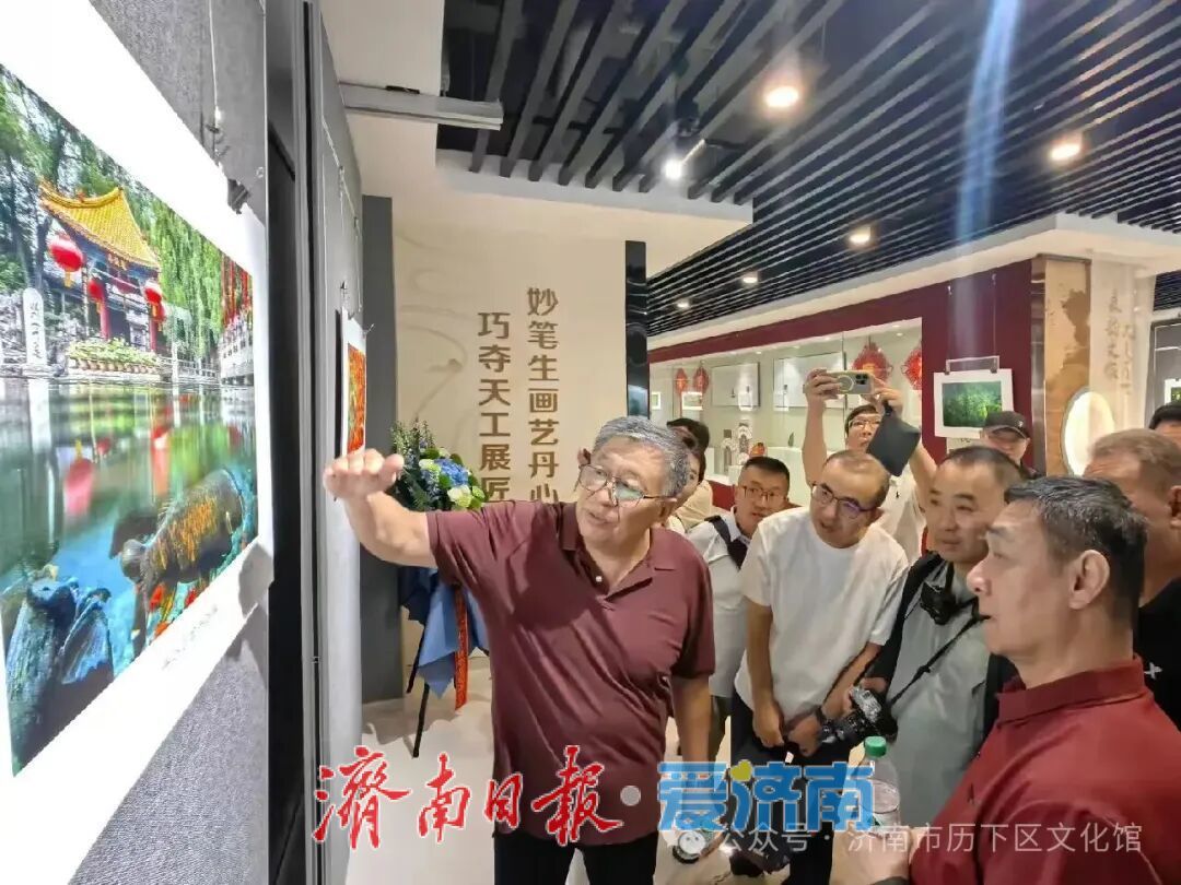 泉底星河映入眼帘！韩伟明水下摄影展亮相济南国际泉水节