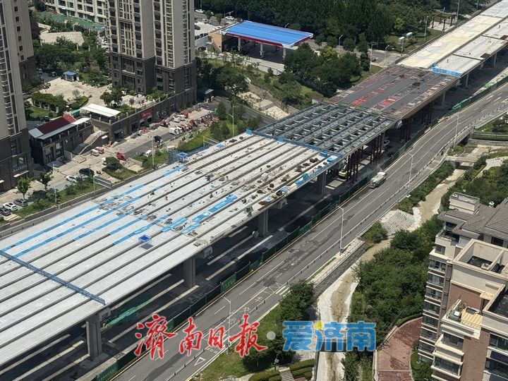 再跨路口，济南凤凰黄河大桥南延工程经十路以南段高架“长龙”初成