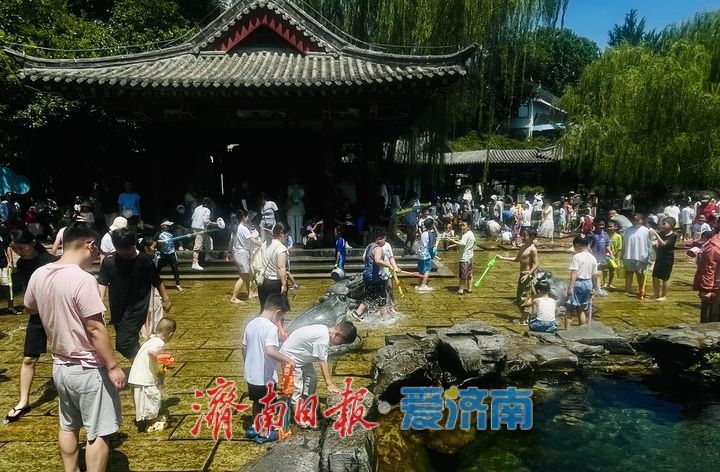 一年四季 泉在济南丨清泉石上流，戏水消夏暑