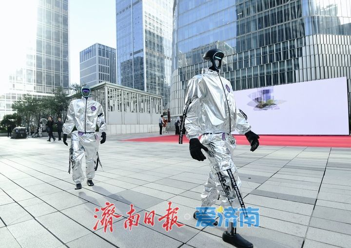 中国北方地区首家机器人6S中心落户济南汉峪金谷