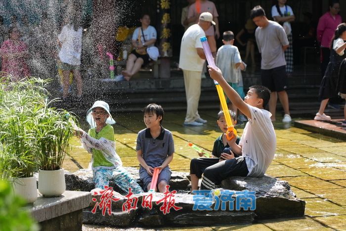 高温炙烤下的泉水“透心凉”