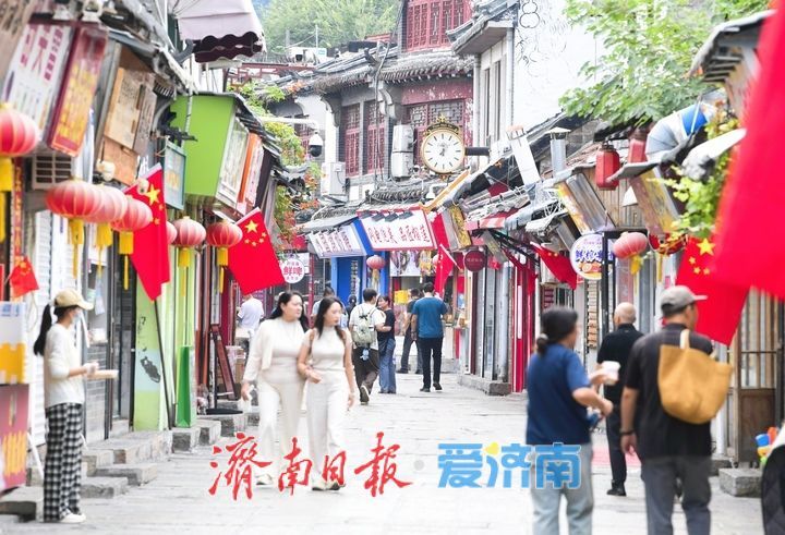 双节喜相逢，最美“中国红”