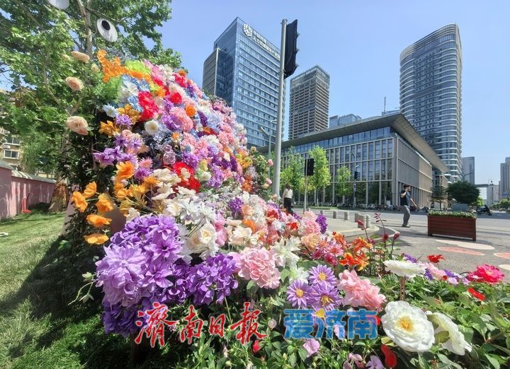 “五一”来CBD听“花瀑心语”！济南中央商务区新添一处网红打卡地